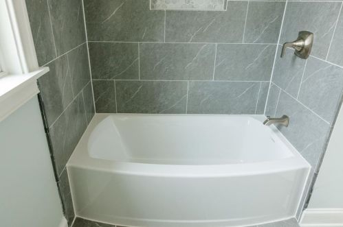 10 Woodward Rd, Lincoln RI  02865-4917 exterior