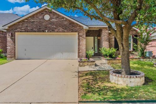 6009 Photinia Ave, Denton, TX 76208-6819