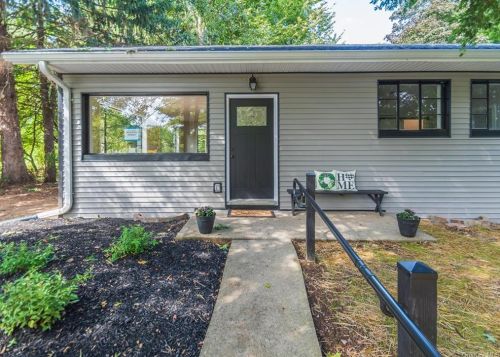 4 Lorie Ln, Poughkeepsie, NY 12603-3512