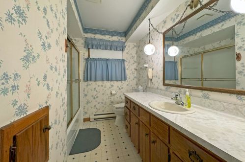 1782 Valley Rd, West Bend WI  53090-8929 exterior