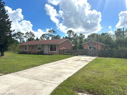 4504 10th St, Lehigh Acres, FL 33972-3855