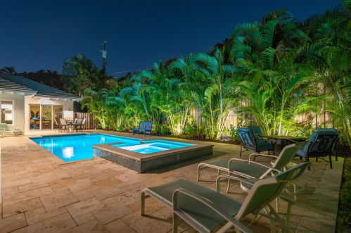 1215 Crestwood Dr, Delray Beach FL  33483-7211 exterior