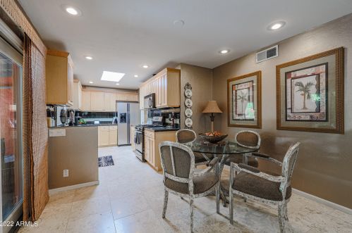 1029 Cactus Wren Dr, Phoenix AZ 85051-8187 exterior