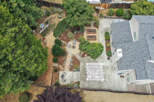 610 Rose Dr, Benicia CA  94510-3756 exterior