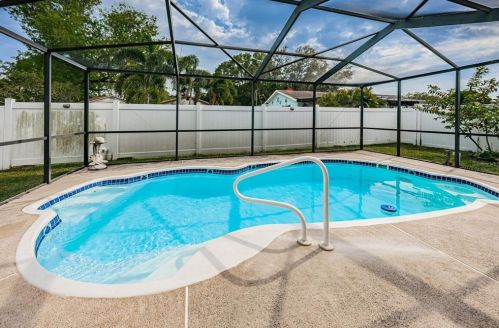 5604 102nd Ave, Pinellas Park FL  33782-3306 exterior