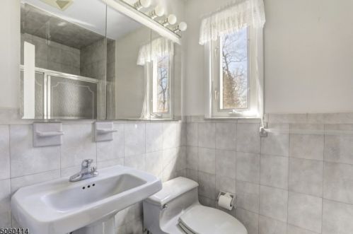 97 Woodland Ave, Verona NJ  07044-2207 exterior