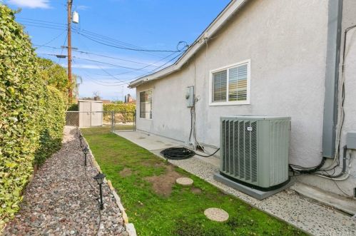 1243 Chestnut Ave, Orange CA 92867-3836 exterior