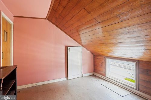 667 Brighton Ter, Holmes PA  19043-1009 exterior