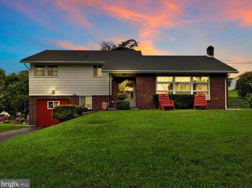 15 Wilbert Dr, Primrose PA  17901-8250 exterior