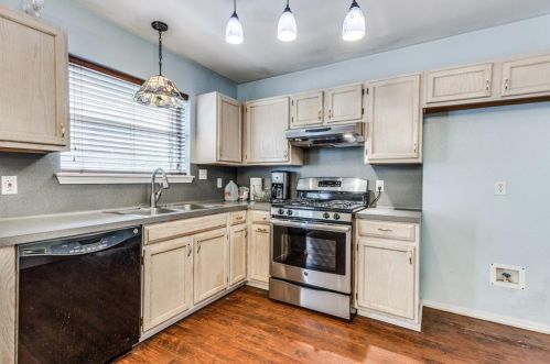 4507 Elana Ct, Austin TX  78741-7355 exterior
