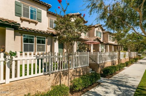 743 Garonne St, Oxnard, CA 93036-5346