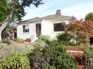 5422 45th Ave, Seattle, WA 98136-1108