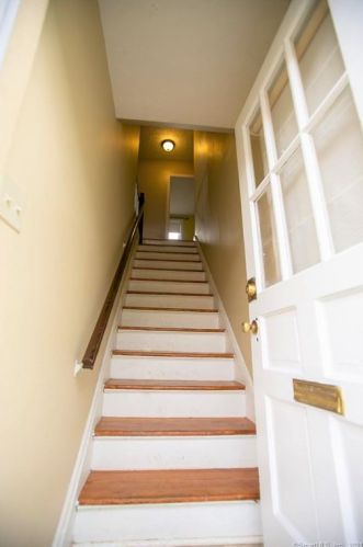 31 Garden Dr, Manchester CT  06040-5963 exterior