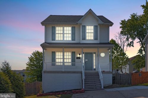 303 Stickley St, Strasburg, VA 22657-6309