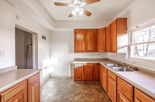 732 Adelaide St, Pittsburgh PA 15219-5714 exterior