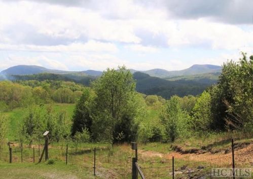 623 Pilot Knob Rd, Glenville, NC 28736-6373