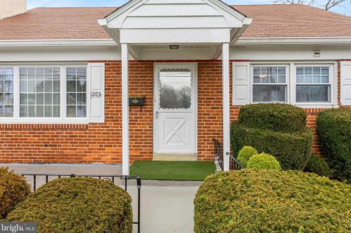 1203 James St, Norristown, PA 19401-3626