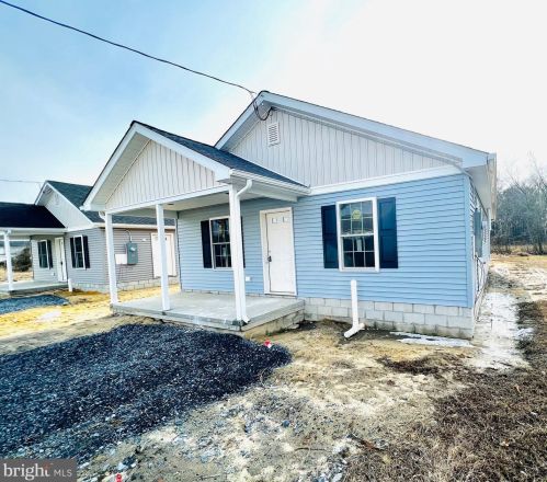 5 Peck Ave, Harrington, DE 19952-1353