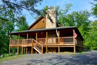 1104 Oak Ct, Gatlinburg, TN 37738-5524