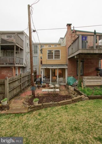 409 Boas St, Harrisburg PA 17103-1716 exterior