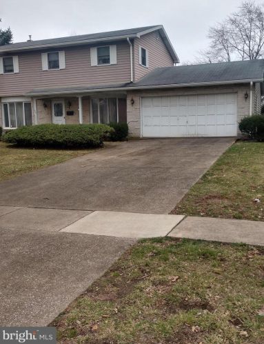 954 Areba Ave, Swatara, PA 17033-2201