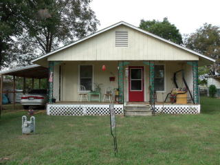 204 Hickory St, Holdenville, OK 74848-1804