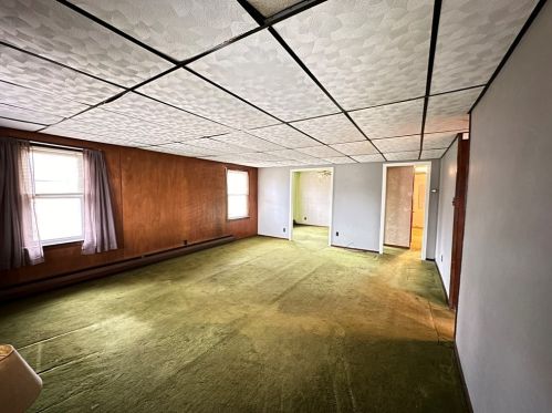 3998 Mitchell Rd, New Castle PA  16105-4412 exterior