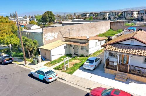 1018 12th St, San Jose, CA 95112-2933
