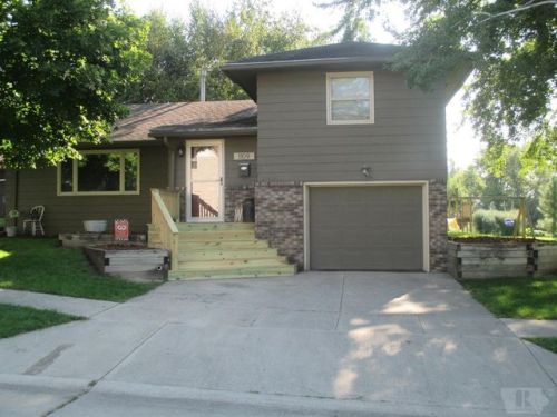 1109 Washington Ave, Ritter IA  51201-2100 exterior