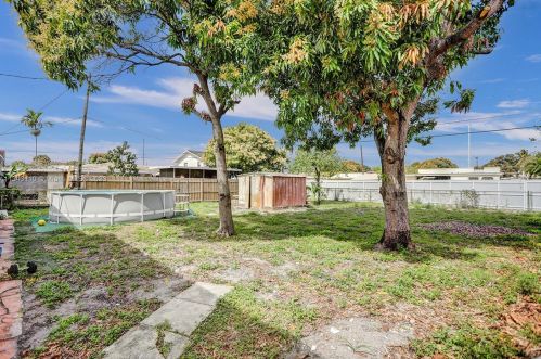 921 18th St, Hialeah FL  33010-2322 exterior