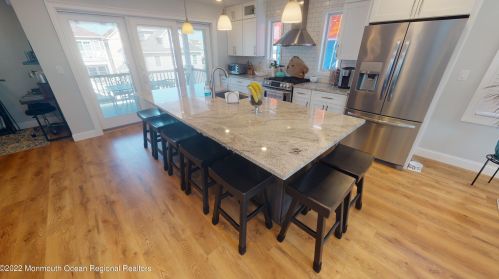 5 Fort Ave, Pelican Island NJ  08751-1512 exterior