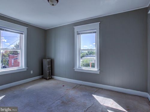 737 28th St, Harrisburg PA 17111-1127 exterior