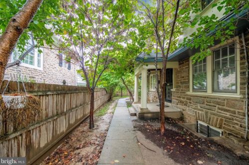 6903 Chew Ave, Philadelphia PA 19120-2211 exterior