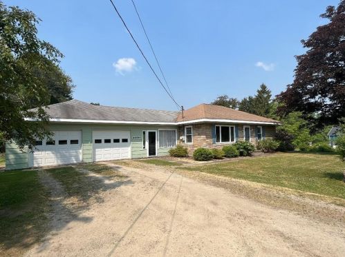 325 State St, Pleasantville, PA 16341-9715