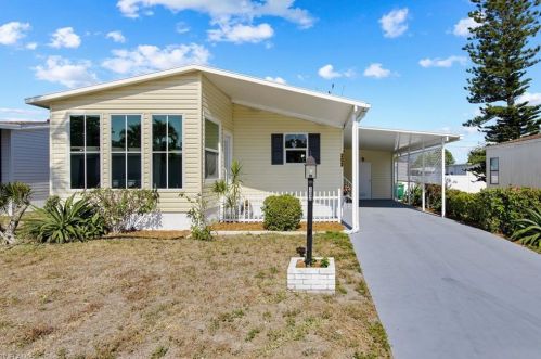 202 Oceans Blvd, Naples, FL 34104-4135