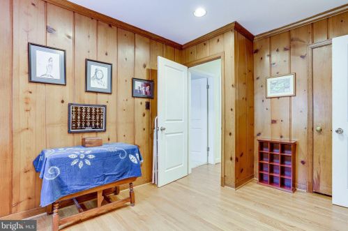 2901 Linden Ln, Falls Church VA  22042-2313 exterior