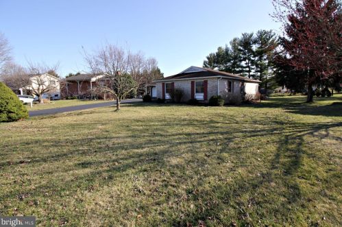 450 Colonial Dr, Upton, PA 17225-9200