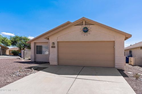 10182 Desert Crossings Way, Tucson, AZ 85747-5198