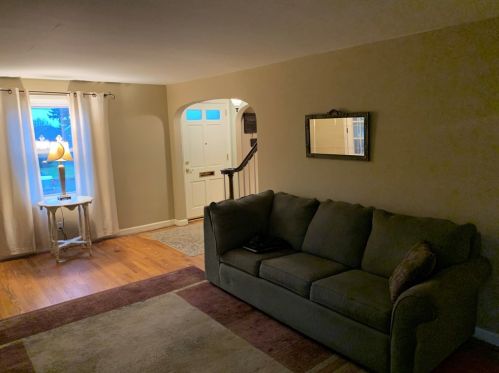 862 Bon Air Dr, Hermitage, PA 16146-3512