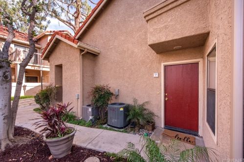 2392 Archwood Ln, Simi Valley CA  93063-6132 exterior