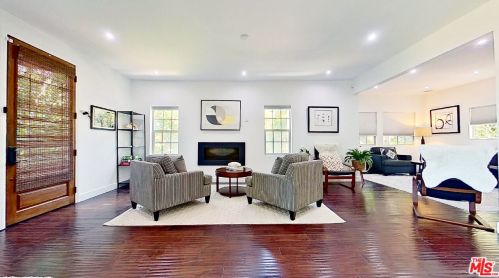11264 Sunshine Ter, North Hollywood CA  91604-3124 exterior