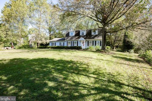 1198 Foxview Rd, Pottstown, PA 19465-7369