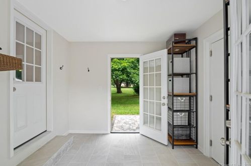 9 Lamplight Dr, Kensington CT  06037-1805 exterior