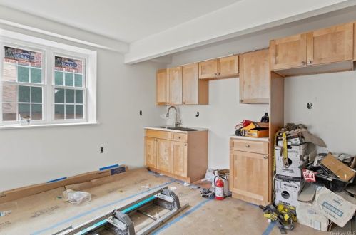 557 Logan Ave, Bronx NY  10465-2509 exterior