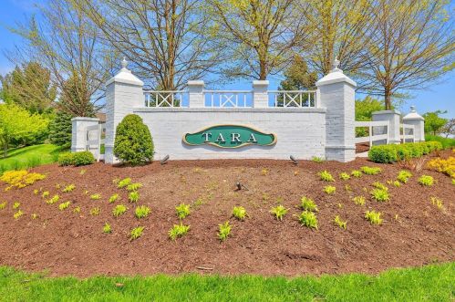 1961 Mimosa Trl, Florence KY  41042-8726 exterior