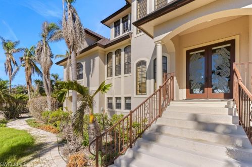 5235 Indian Ct, Sanibel, FL 33957-2438