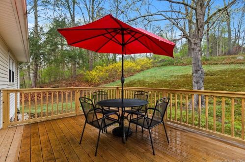 17 River Ln, Deep River CT  06417-1924 exterior