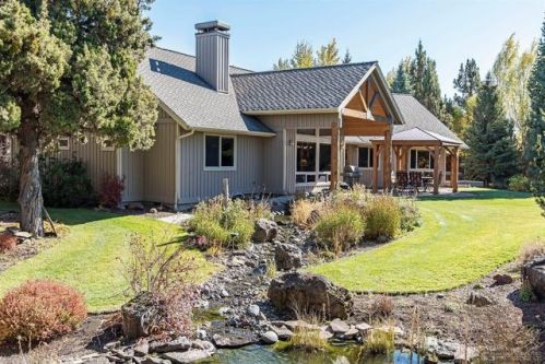 22110 Butler Market Rd, Bend OR  97701-9545 exterior