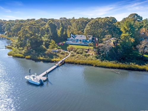 1415 Harbor Ln, Nassau Point, NY 11935-1429