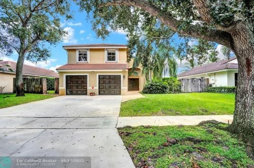 2489 191 Ave, Hollywood FL  33029-4610 exterior